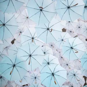 Cellofan - White Umbrellas de Kaisa Berry